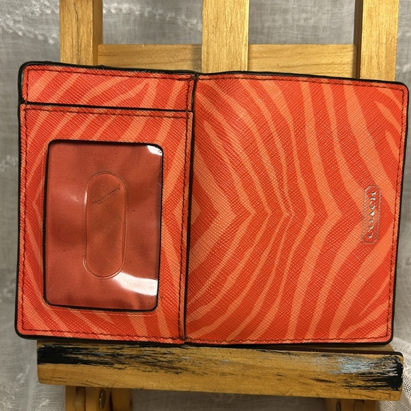 Coach bifold wallet in rare pattern - Picture 8 of 10